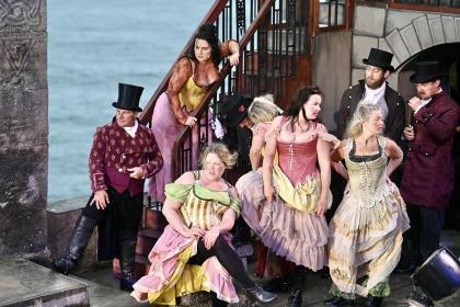 Les Misérables : Let the People Sing