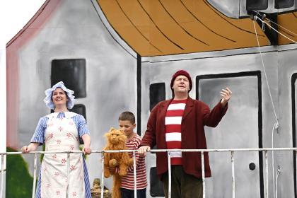 The Lighthouse Keeper's Lunch - Minack Youth Theatre