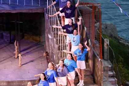 Show Tunes of the Sea 