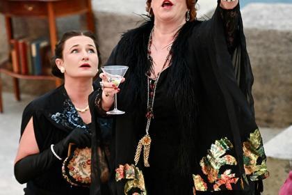 Blithe Spirit - Ilkley Playhouse