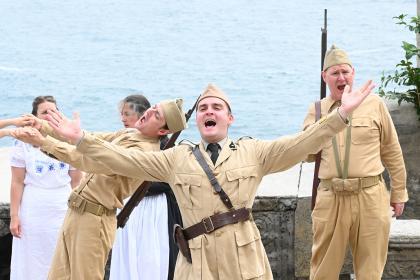 Captain Corelli's Mandolin - Shattered Windscreen