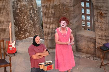 Elizabeth I : Virgin on the Ridiculous